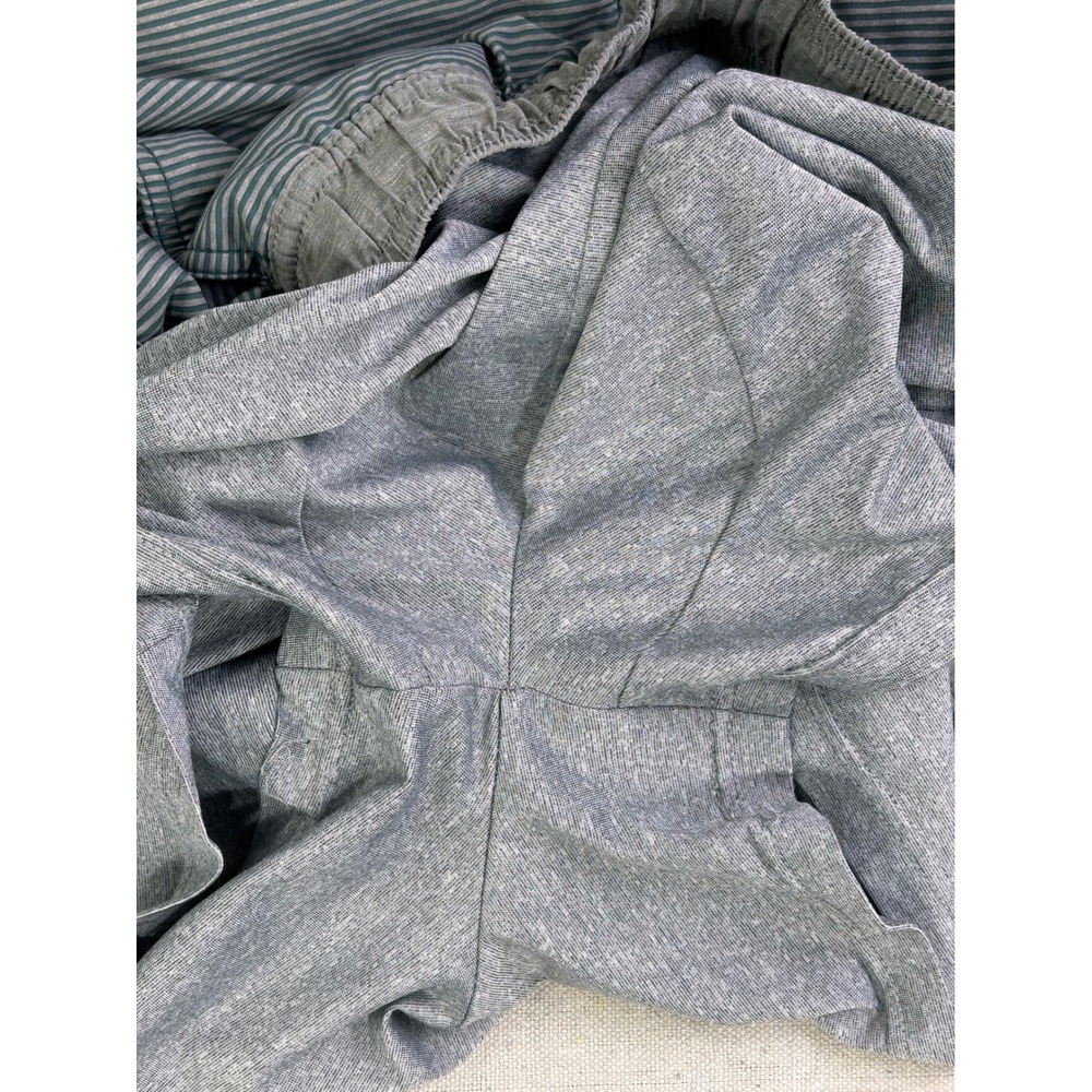 Vuori Banks Shorts Mens Large Grey Green Micro Stripe V302 Boardshorts - Picture 7 of 8